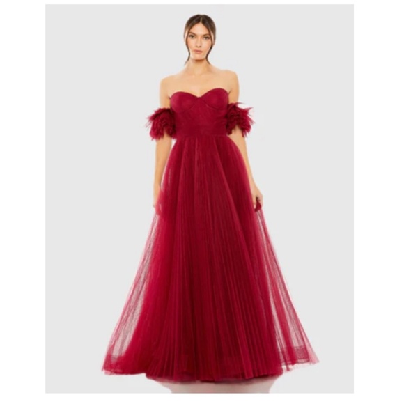 Gown - Picture 1 of 5